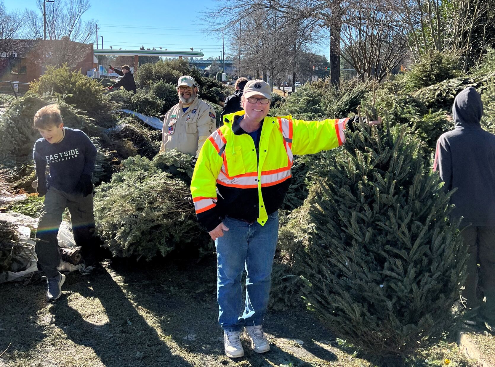 011222_MDJ_ActsofKindnessPart8_BringOneForTheChipper2022SandyPlainsRoadHomeDepotBoyScoutGroup795-TreesBarry.jpg